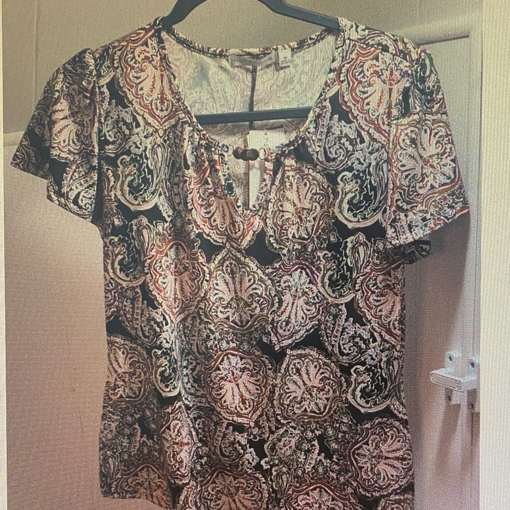 Women's Paisley Short-Sleeve Blouse in Black and Cream